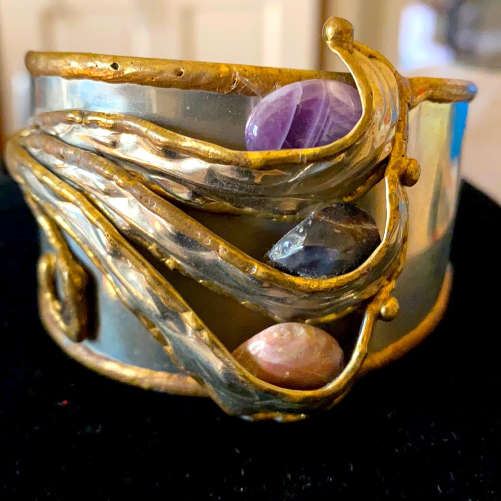 🐝Beautiful Metal Cuff Bracelet🐝